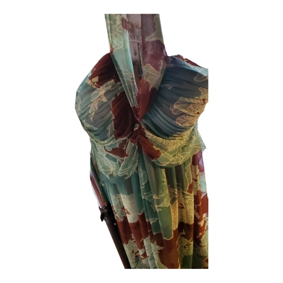 Nicole by Nicole Miller, silk formal gown. Size 8 - Picture 7 of 12